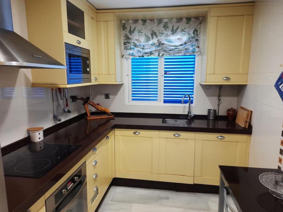 Amplio Apartamento En La Barrosa Novo Sancti Petri Luaran gambar